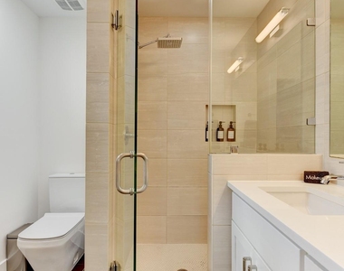 2501 E 4th St - Photo Thumbnail 16