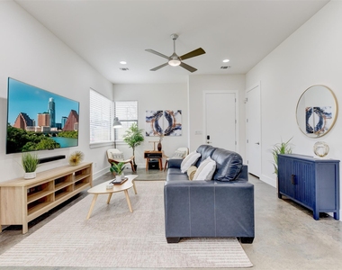 2501 E 4th St - Photo Thumbnail 3