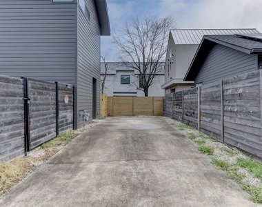 2501 E 4th St - Photo Thumbnail 28