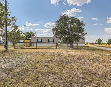 517 Crossroads Dr - Photo Thumbnail 1