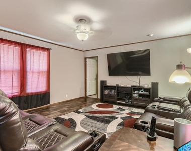 517 Crossroads Dr - Photo Thumbnail 8