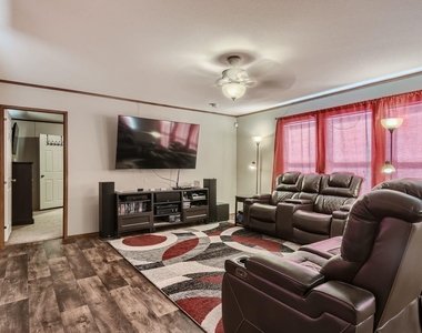 517 Crossroads Dr - Photo Thumbnail 6