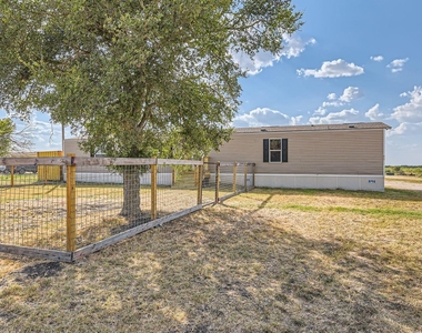 517 Crossroads Dr - Photo Thumbnail 4