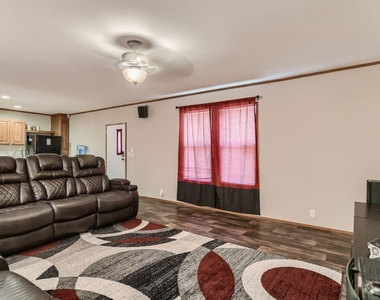 517 Crossroads Dr - Photo Thumbnail 9