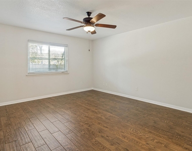 8803 Texas Sun Dr - Photo Thumbnail 7