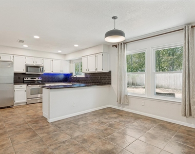 8803 Texas Sun Dr - Photo Thumbnail 2