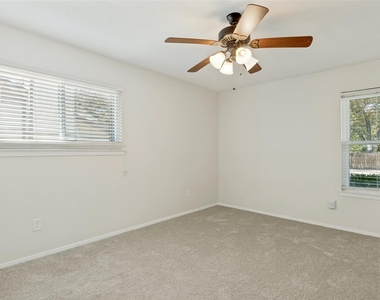 8803 Texas Sun Dr - Photo Thumbnail 5