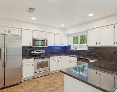 8803 Texas Sun Dr - Photo Thumbnail 3