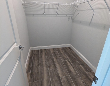 229 Waterline Drive - Photo Thumbnail 9
