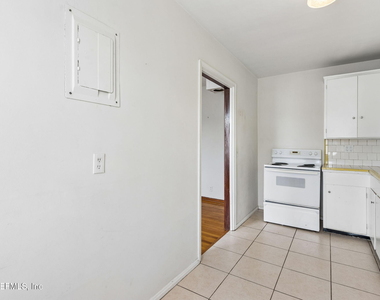 2745 Forbes Street - Photo Thumbnail 11