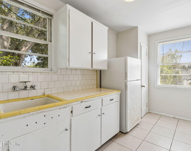 2745 Forbes Street - Photo Thumbnail 10