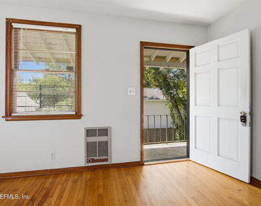 2745 Forbes Street - Photo Thumbnail 3