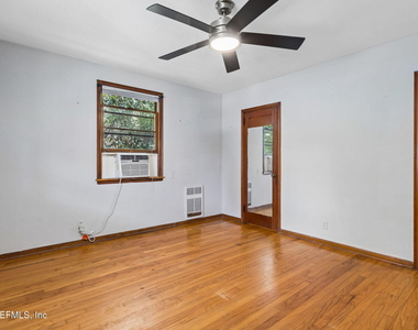 2745 Forbes Street - Photo Thumbnail 12