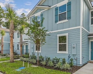 20 Montellano Road - Photo Thumbnail 1