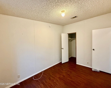 2262 Chaffee Road S - Photo Thumbnail 10
