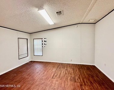 2262 Chaffee Road S - Photo Thumbnail 11
