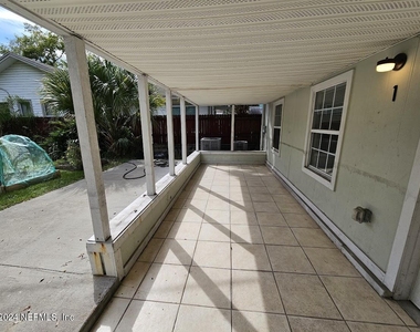 925 Phillips Street - Photo Thumbnail 11