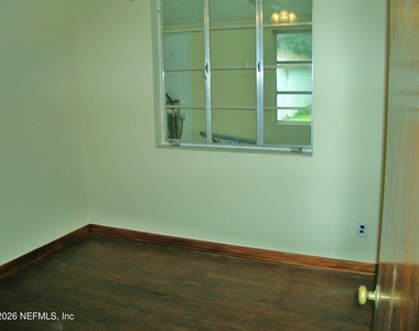 1077 Wolfe Street - Photo Thumbnail 10