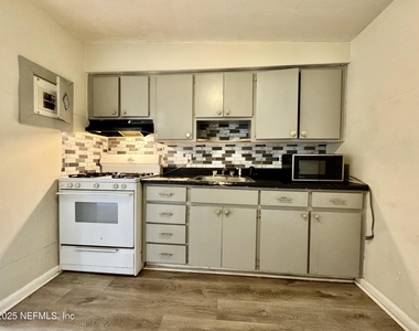 1859 Doyon Court - Photo Thumbnail 6