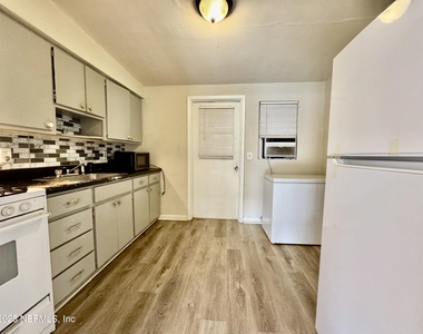 1859 Doyon Court - Photo Thumbnail 4