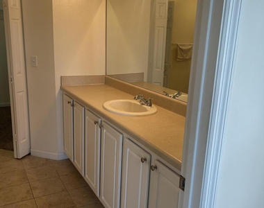 1005 Bella Vista Boulevard - Photo Thumbnail 7