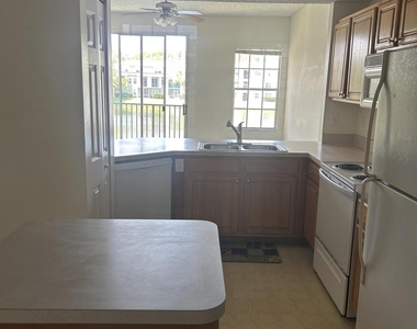 1005 Bella Vista Boulevard - Photo Thumbnail 3