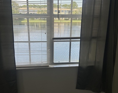 1005 Bella Vista Boulevard - Photo Thumbnail 5