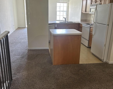 1005 Bella Vista Boulevard - Photo Thumbnail 2