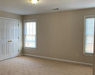 1207 Dunwoody Village Drive - Photo Thumbnail 18