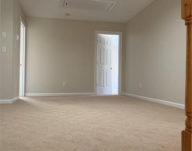 1207 Dunwoody Village Drive - Photo Thumbnail 11