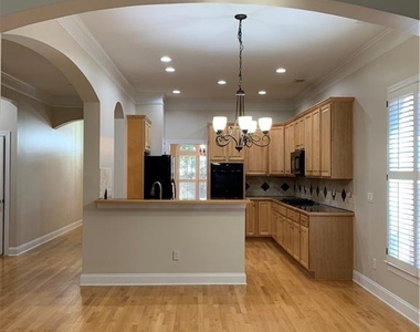1207 Dunwoody Village Drive - Photo Thumbnail 5