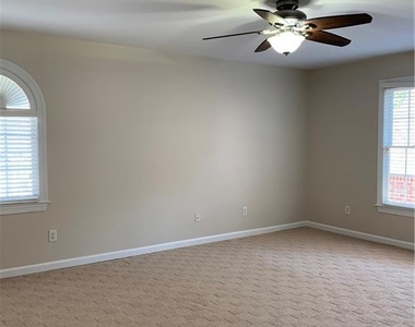 1207 Dunwoody Village Drive - Photo Thumbnail 17