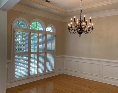 1207 Dunwoody Village Drive - Photo Thumbnail 2
