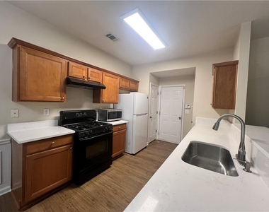 3051 Hartright Bend Court - Photo Thumbnail 4