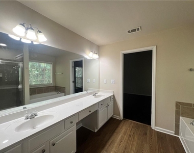 3051 Hartright Bend Court - Photo Thumbnail 12