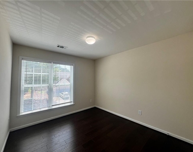 3051 Hartright Bend Court - Photo Thumbnail 9