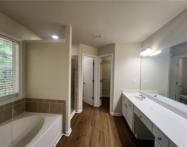 3051 Hartright Bend Court - Photo Thumbnail 14