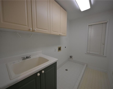 135 Brightmore Way - Photo Thumbnail 42