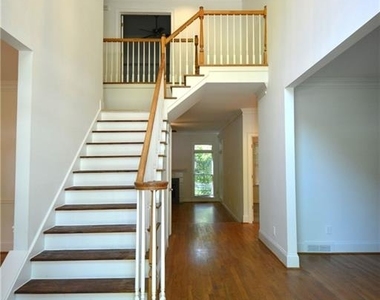 135 Brightmore Way - Photo Thumbnail 3