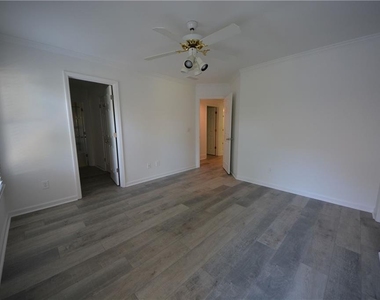 135 Brightmore Way - Photo Thumbnail 38