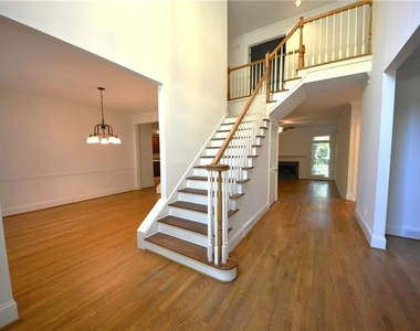 135 Brightmore Way - Photo Thumbnail 5