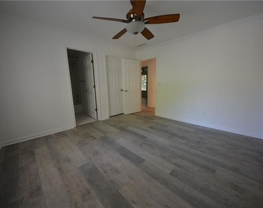 135 Brightmore Way - Photo Thumbnail 35