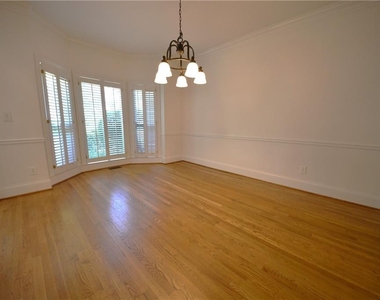 135 Brightmore Way - Photo Thumbnail 11