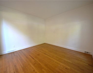 135 Brightmore Way - Photo Thumbnail 9