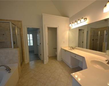 135 Brightmore Way - Photo Thumbnail 31