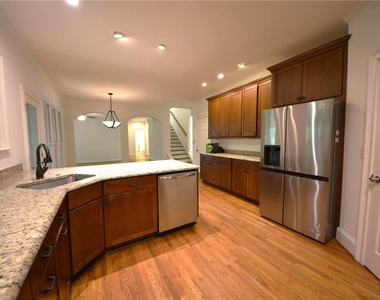 135 Brightmore Way - Photo Thumbnail 18