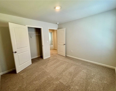2910 Daxton Lane - Photo Thumbnail 12