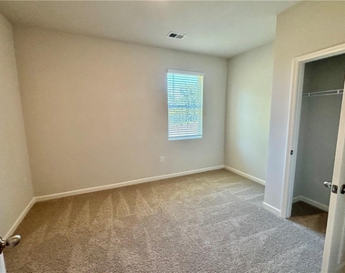 2910 Daxton Lane - Photo Thumbnail 6