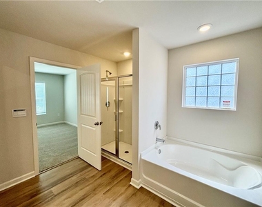 2910 Daxton Lane - Photo Thumbnail 18