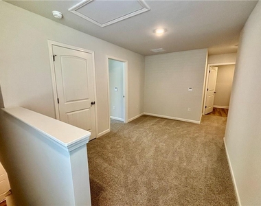 2910 Daxton Lane - Photo Thumbnail 5